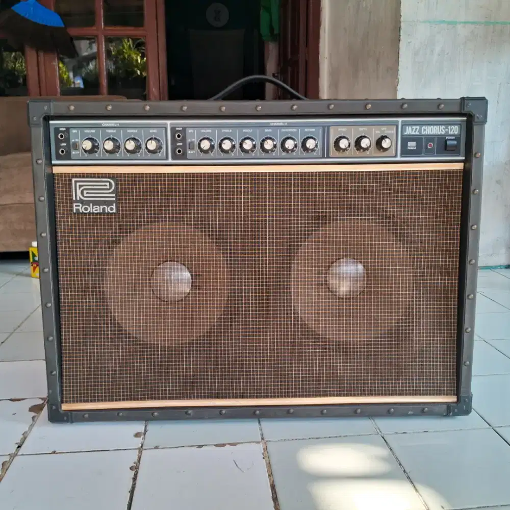 Jual amply gitar roland