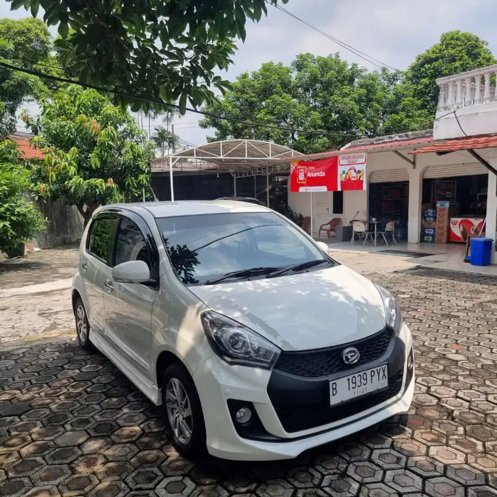 DAIHATSU SIRION'2016 RS MATIC KM56RB STNK,BAN BARU PUTIH ISTW