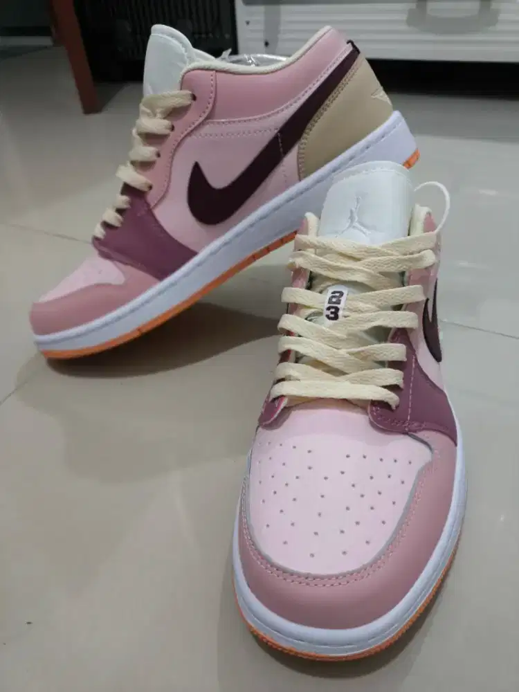 AJ1 Air Jordan 1 low Pink  size 42