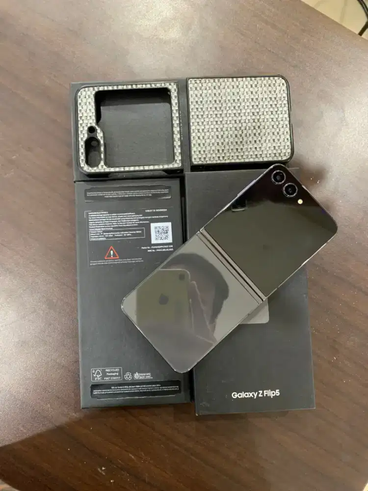 Samsung Z Flip 5 5G , Ram 8/512GB , Lengkap Ori , Minus Baca Deskripsi
