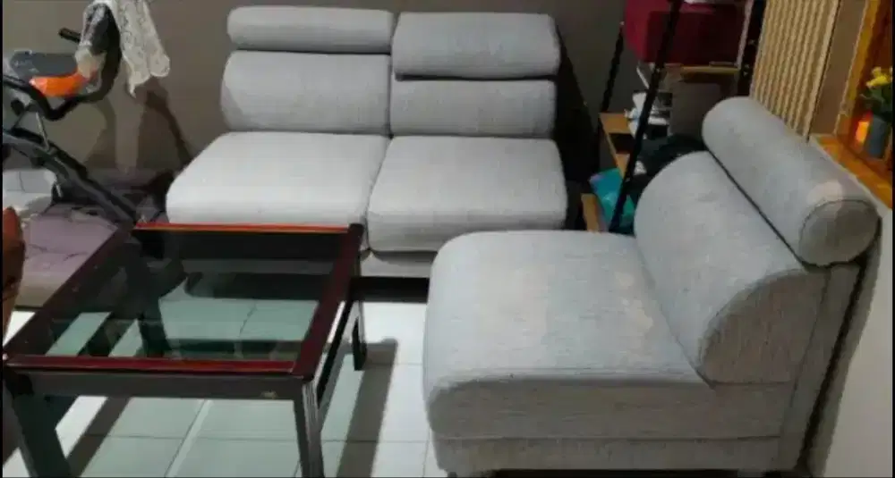 Jual murah 2 sofa + 1 seater+meja spt foto,harga 1,3jt bs nego