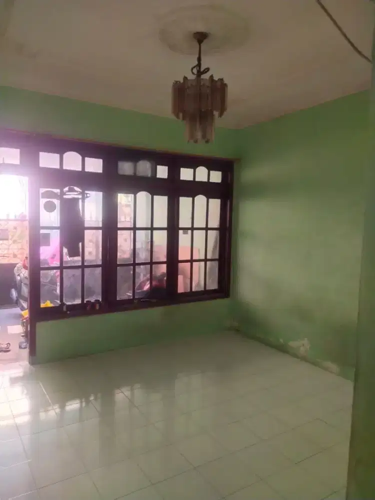 Dikontrakkan rumah 2 lantai daerah bronggalan sawah