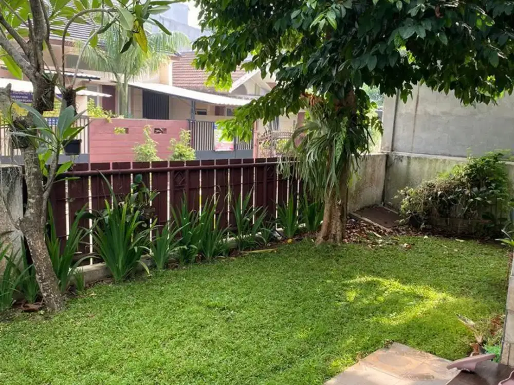 Rumah asri siap huni 3 kamar di kencana loka BSD Tangerang selatan