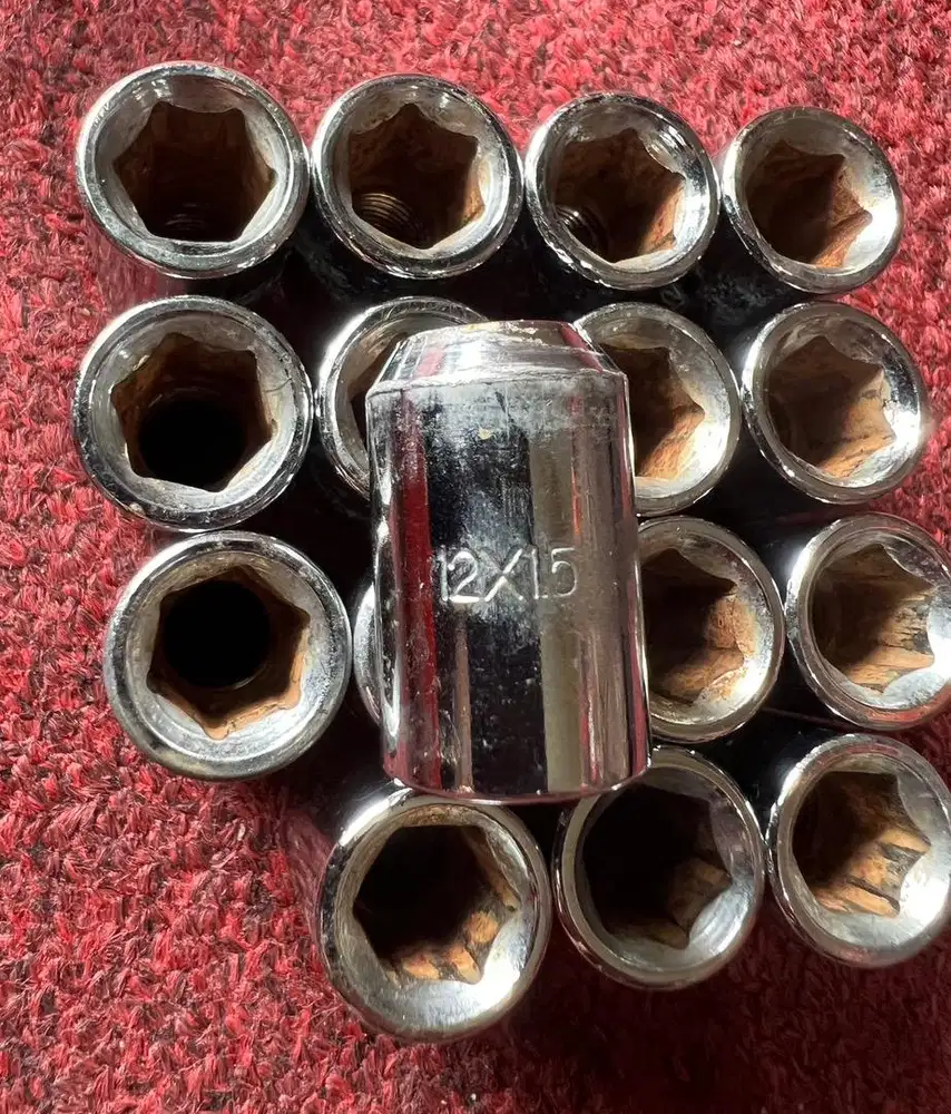 Baut roda mobil honda 12x1.5