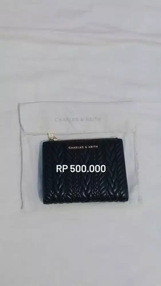 Dompet Charles Keith