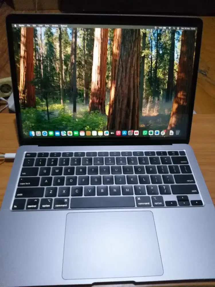 Macbook air 2020 13 core i3 8/128