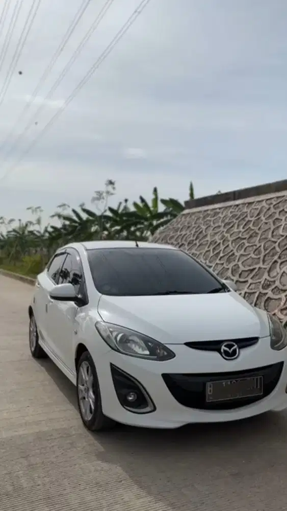 Mazda 2 AT 2011