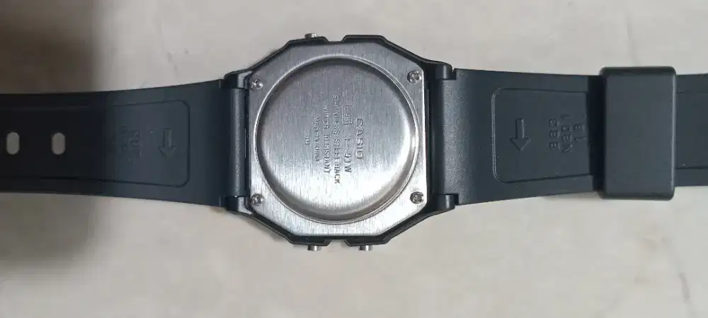 Jam tangan CASIO F91W
