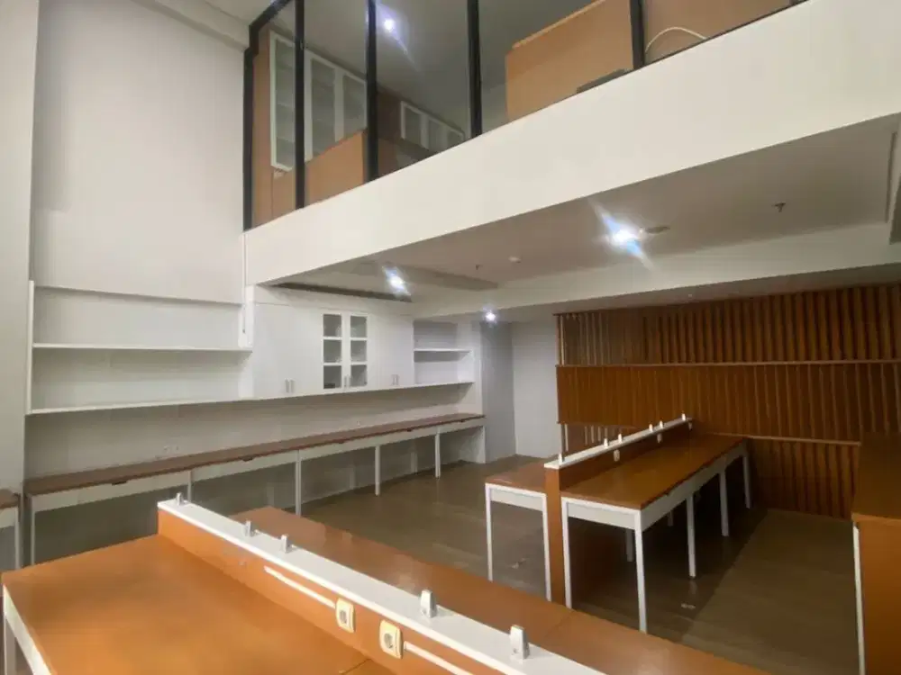 Sewa Kantor Semi Furnish 202 m2 di SOHO Pancoran, Hrg Nego