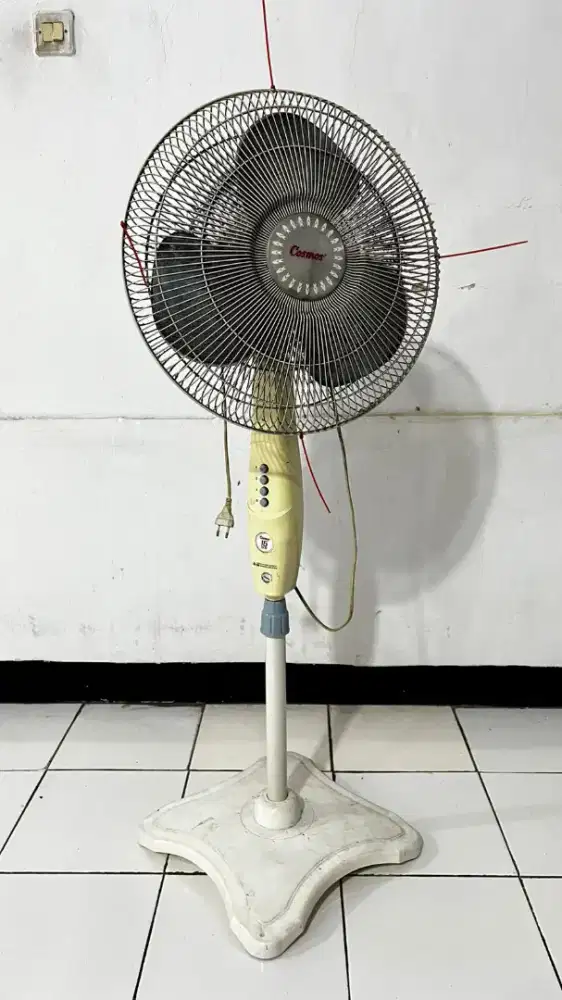 Kipas angin standing 16 inchi merk Cosmos