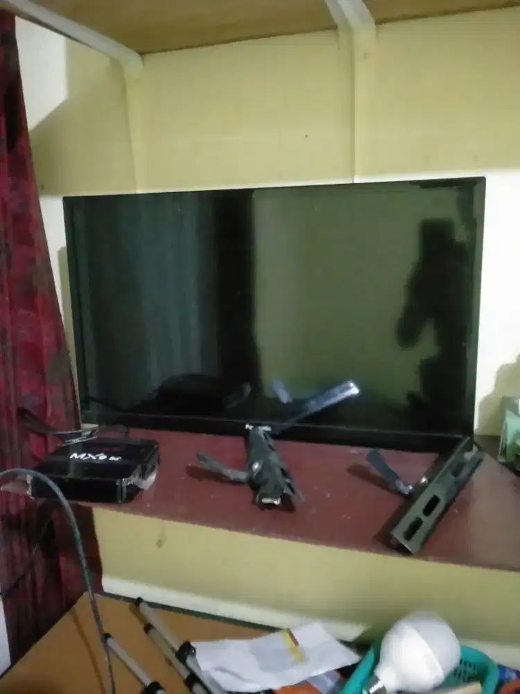 TV LCD 24 dan Android TV Box