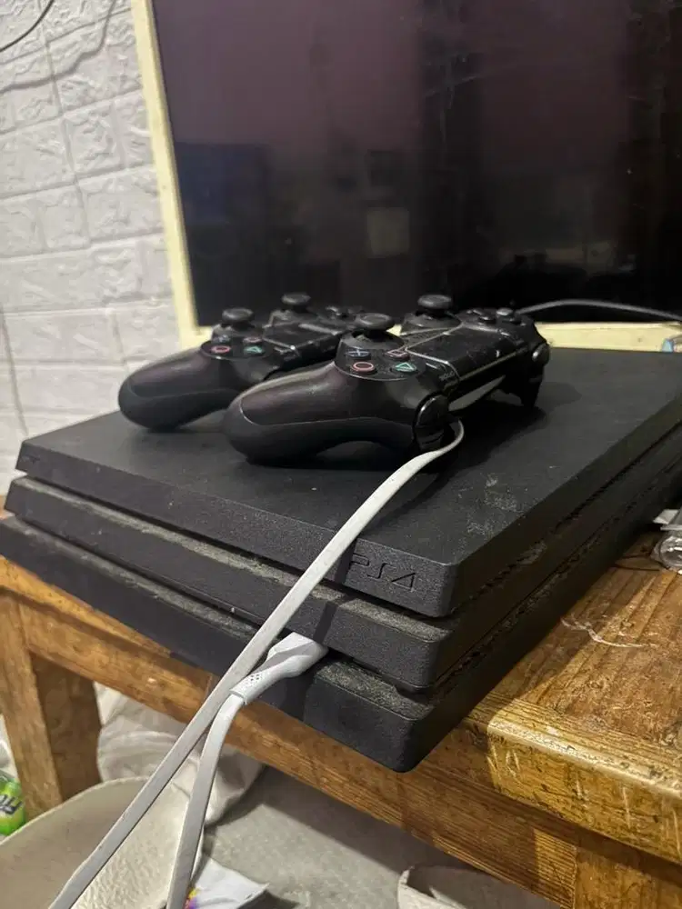 PS 4 pro ori 1 tb seri 72 CUh