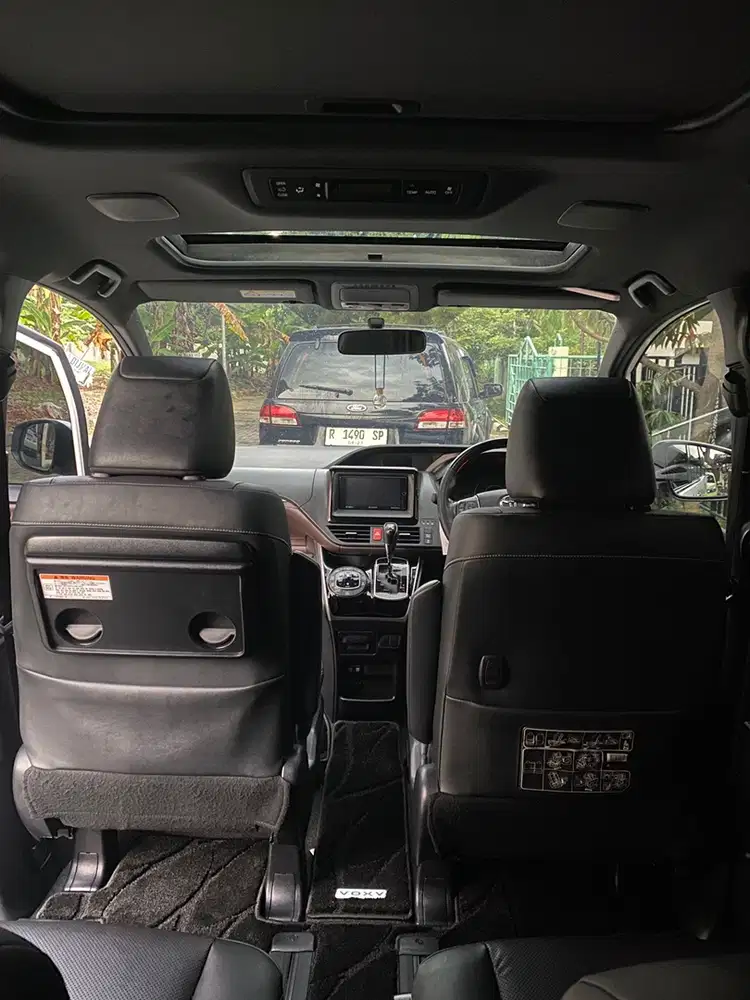 Toyota Voxy 2018 Bensin