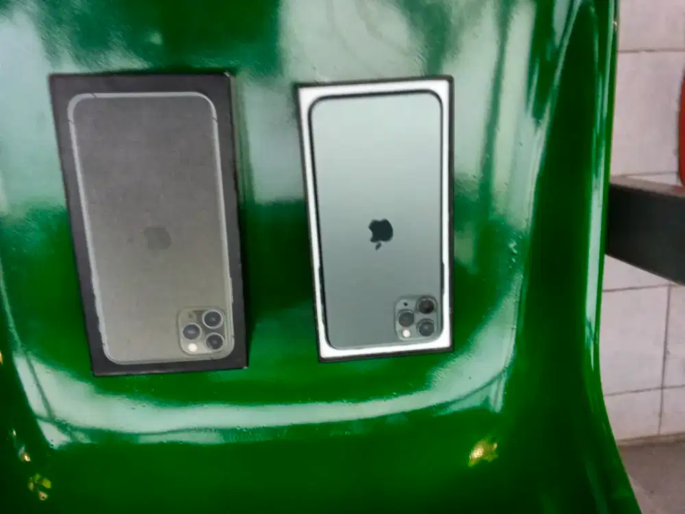 Iphone 11 pro max 256gb masih terbaru