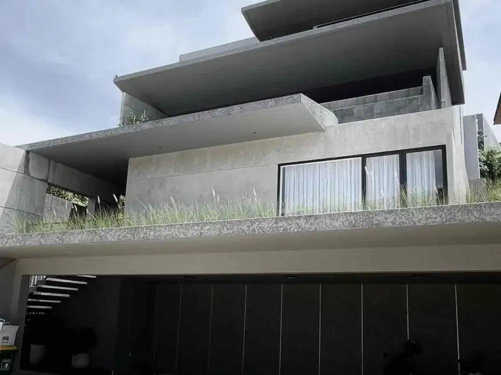 DIJUAL RUMAH VILLA BARU DI RESOR DAGO PAKAR BANDUNG FULL FURNISHED TINGGAL BAWA KOPER !