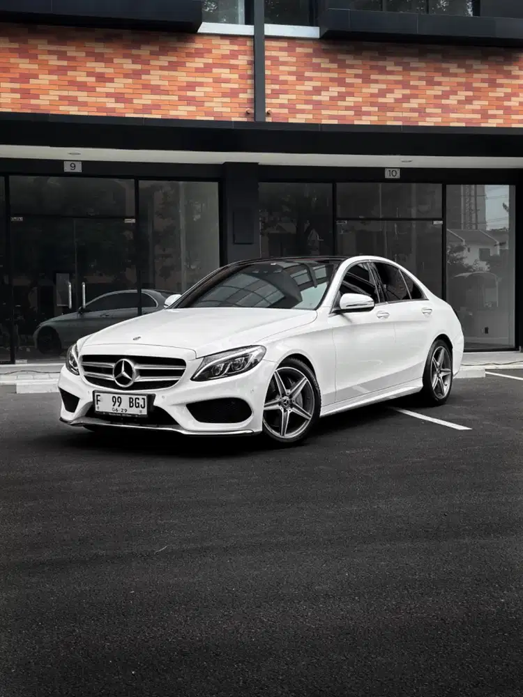 C300 2018 Cash Low KM Mercedes Benz C300 AMG putih