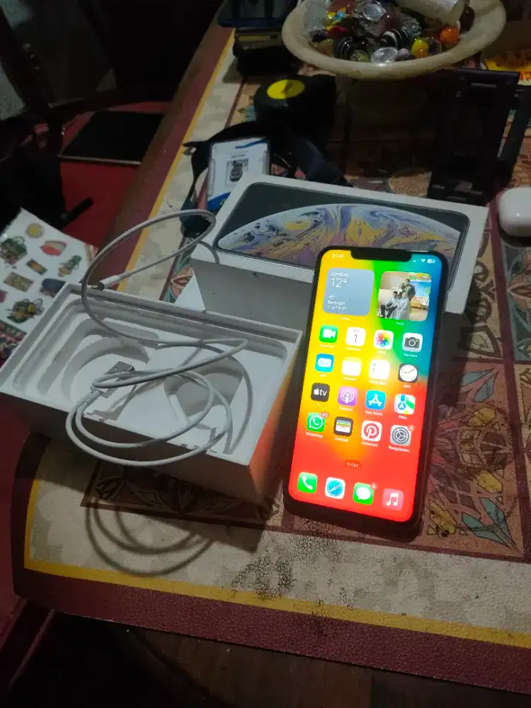 Di Jual iPhone Xs Max 256 gb