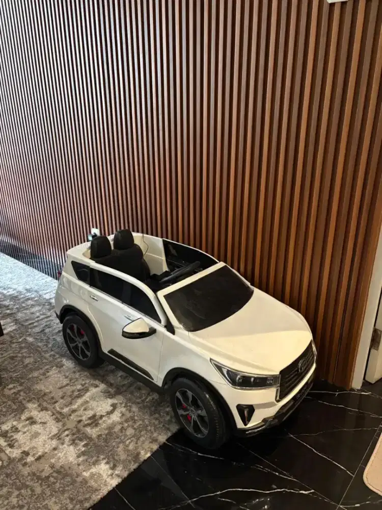 Mobil aki anak Innova