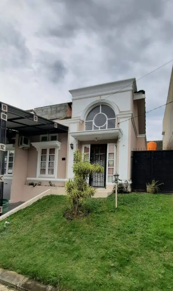 Di Kontrakan/Disewakan Rumah Beserta Isinya