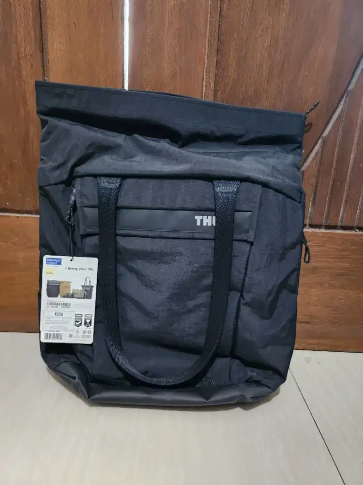 Dijual!! Tas Thule Paramount tote 22 L warna black