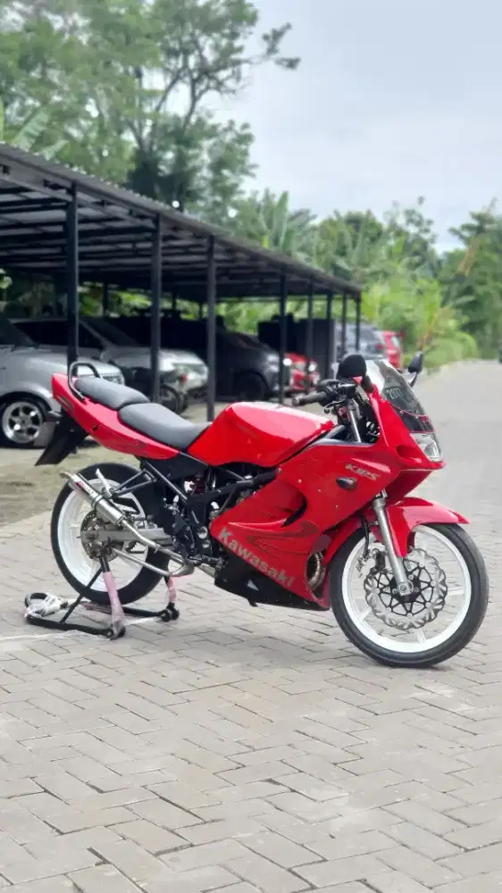 Kawasaki ninja 150 rr old 2010