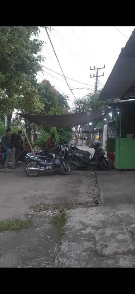 Di jual Rumah dan bisa untuk Usaha segalanya