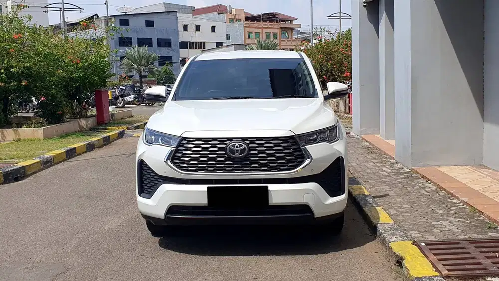 Toyota Zenix 2.0 V CVT 2 RSE Bensin AT Putih NIK 2023 Like New Record