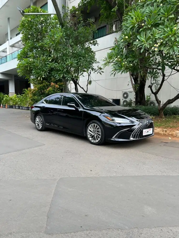 Lexus ES300h 2022