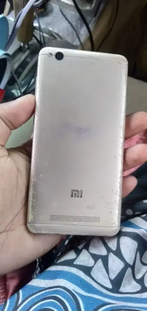 Di jual mana tau ada yg butuh dan minat hp xiomi a 4 minus mati