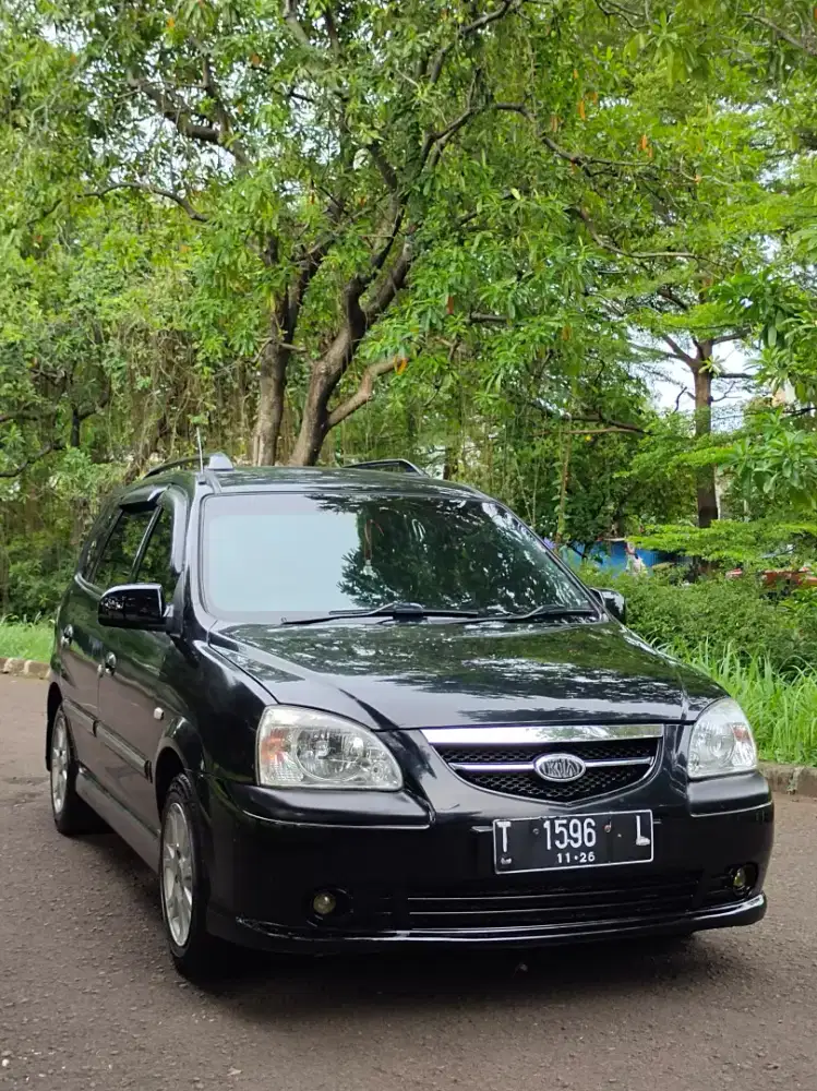 Kia carens ii siap pakai