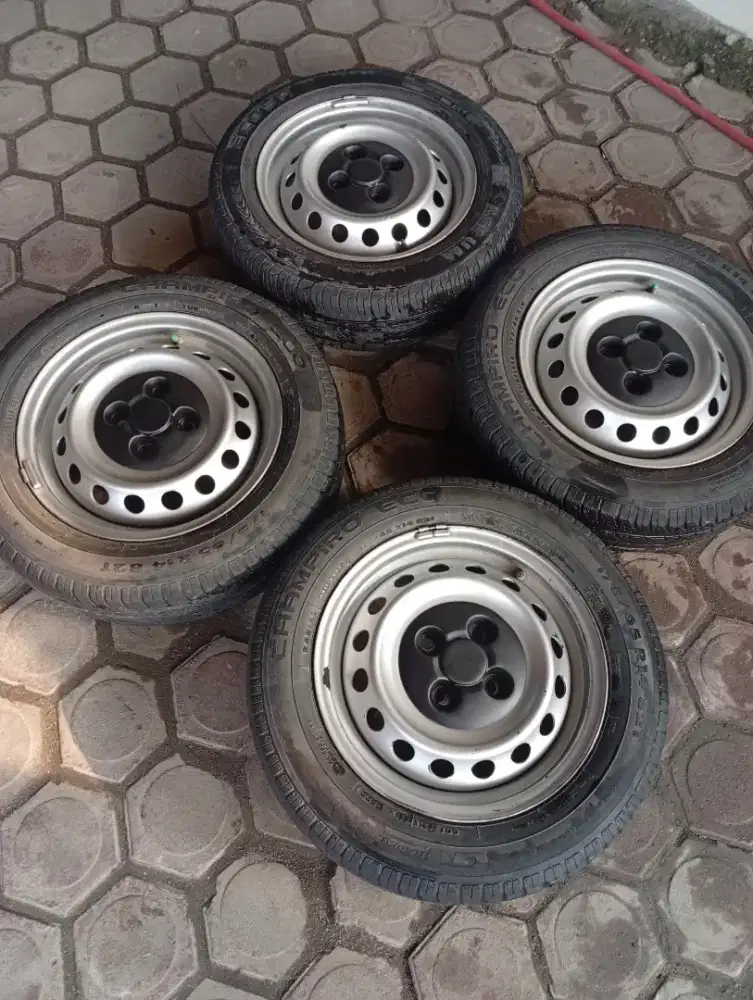 Velg 14 oemlook pcd 4x100 + ban champiro 175/65/14 2022