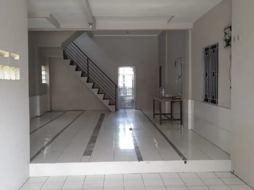 Disewa Ruko Kios 2 Lantai di Cibinong Jl Raya Bogor Jakarta