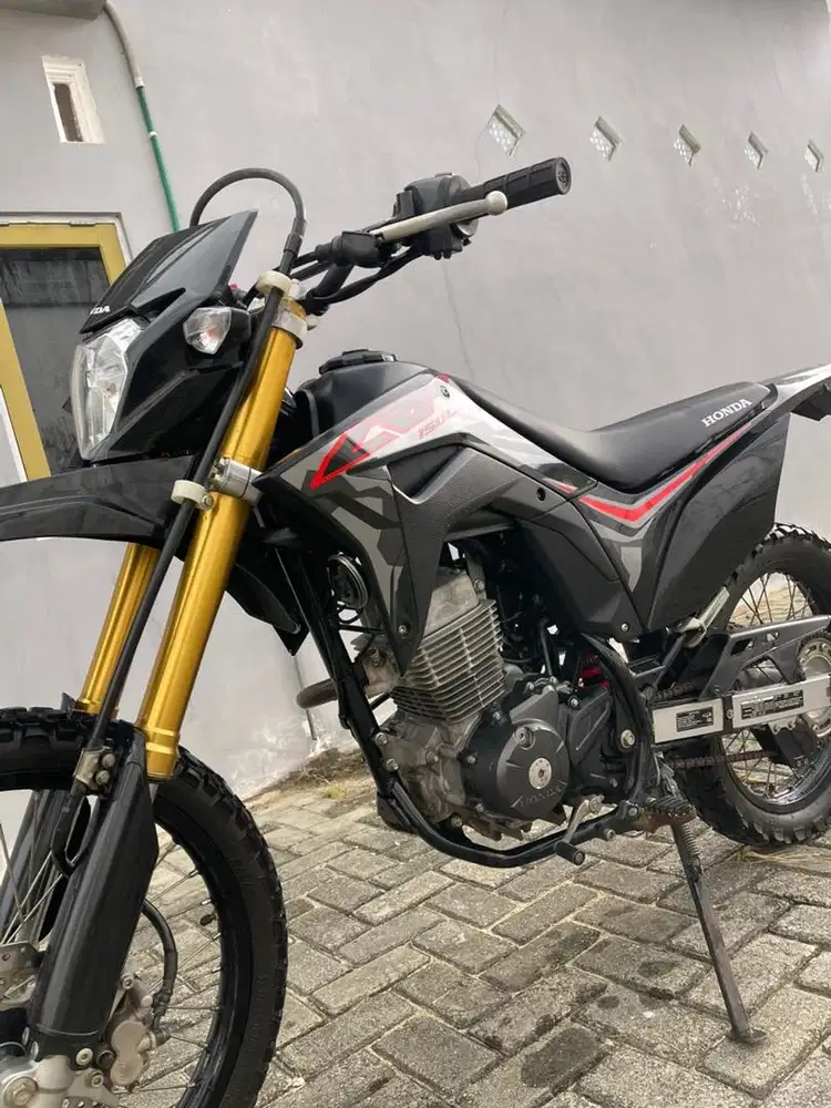 Crf 150 hitam merah