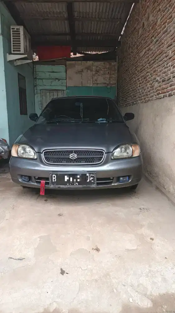 Suzuki Baleno tahun 2000