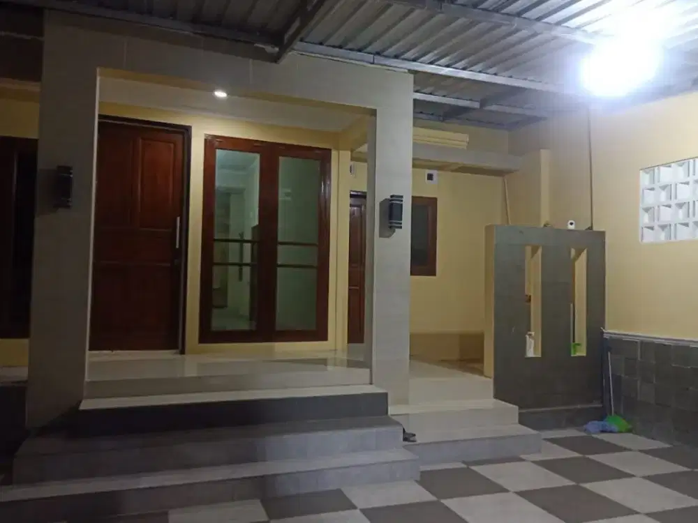 Rumah bagus di Mangunsari luas tanah 141m2 garasi Muat 2 Mobil