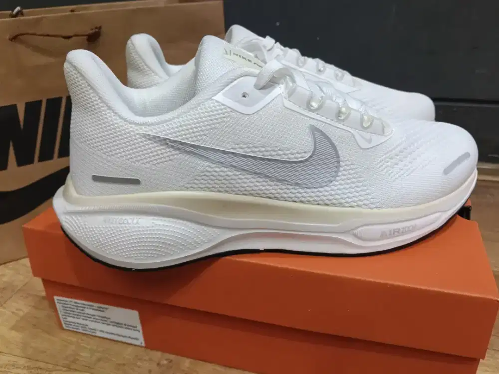 Sepatu running Nike air zoom pegasus