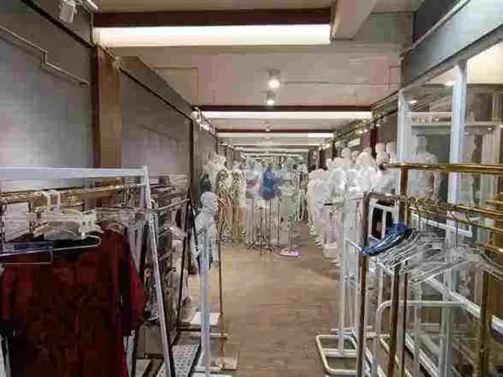 Dijual Dan Sewakan ruko 3 lantai Gandeng LT 225m2