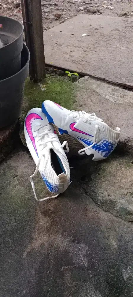 Sepatu bola nike ukuran 39