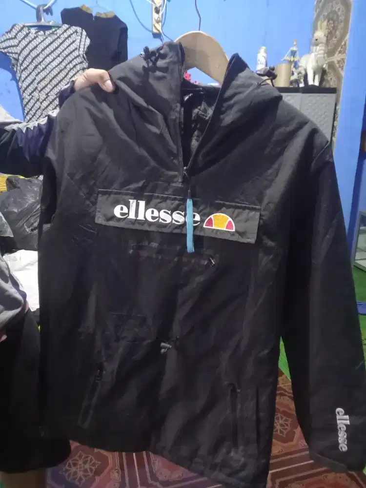 Jual cepat Jaket Ellesse Nego