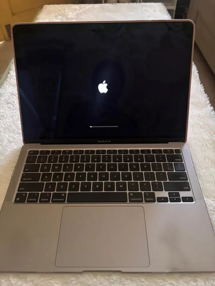 Macbook Air M1 13inch 256gb masih garansi