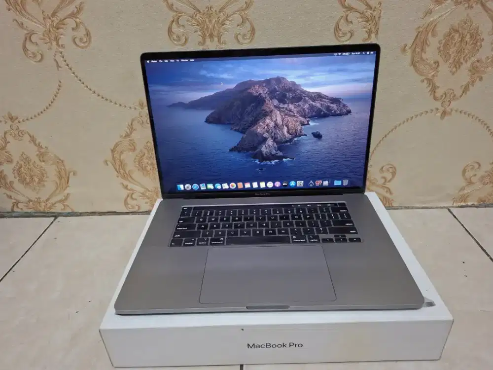 MACBOOK PRO IBOX -Display 16 Inc -CORE I7 2019 -16GB-SSD 500GB -