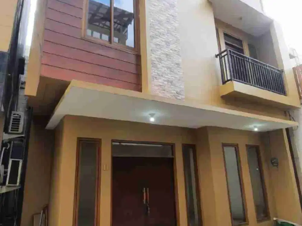 DI SEWAKAN/ DI JUAL RUMAH TOWN HOUSE SIAGA PEJATEN BARAT