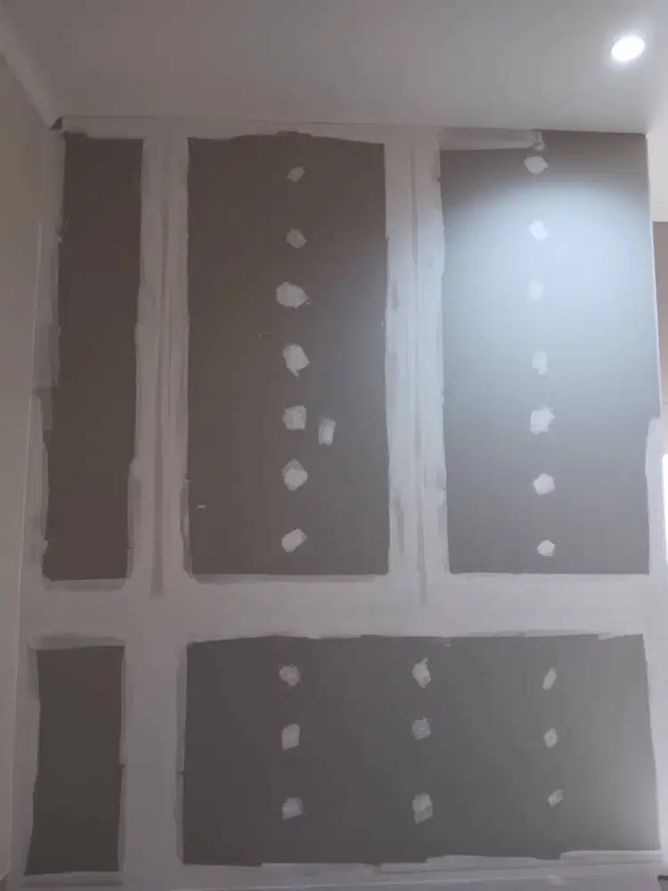 GYPSUM Sekat PLAFON Gypsum / PVC + Kusen Aluminium ALUMUNIUM - KACA