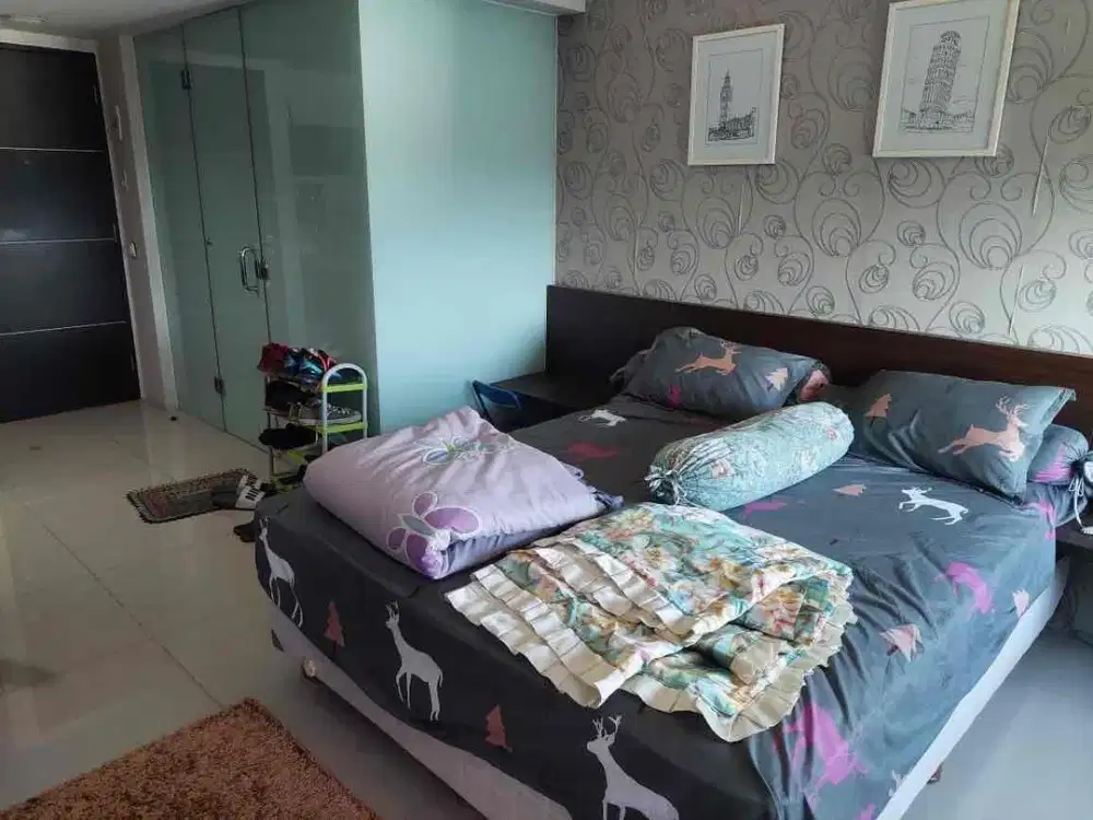 Apartement The Square Surabaya Studio Strata Tile