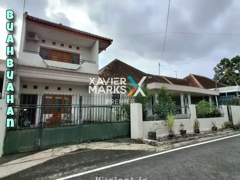 Rumah Vintage dekat sekolah di buah buahan Klojen Malang