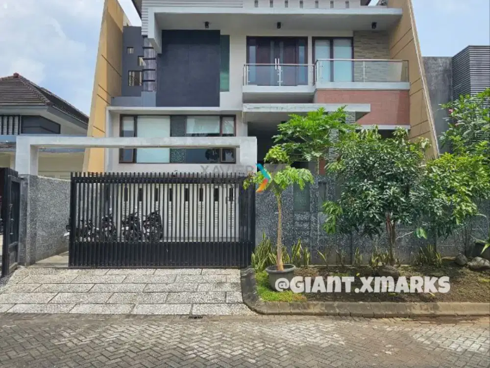 Rumah Premium split level di Istana Dieng Malang