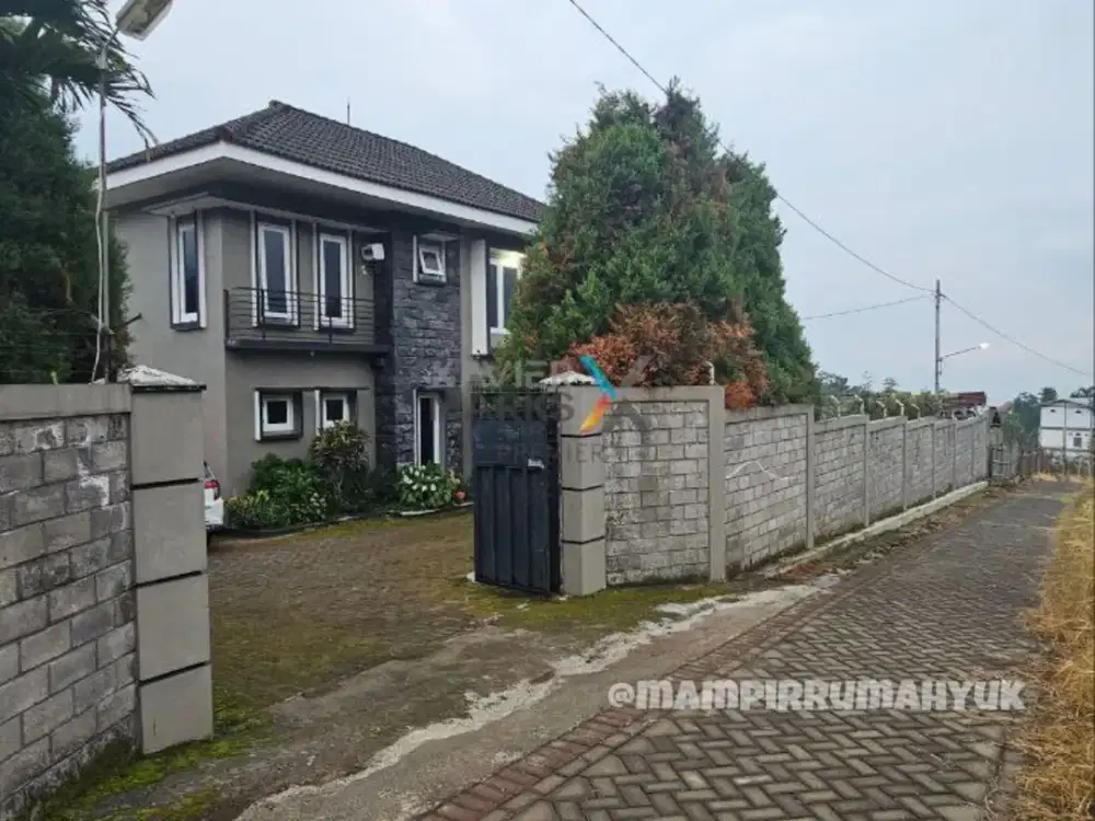 Rumah villa Modern Luas View Cakep di Selecta Bumiaji Batu Malang