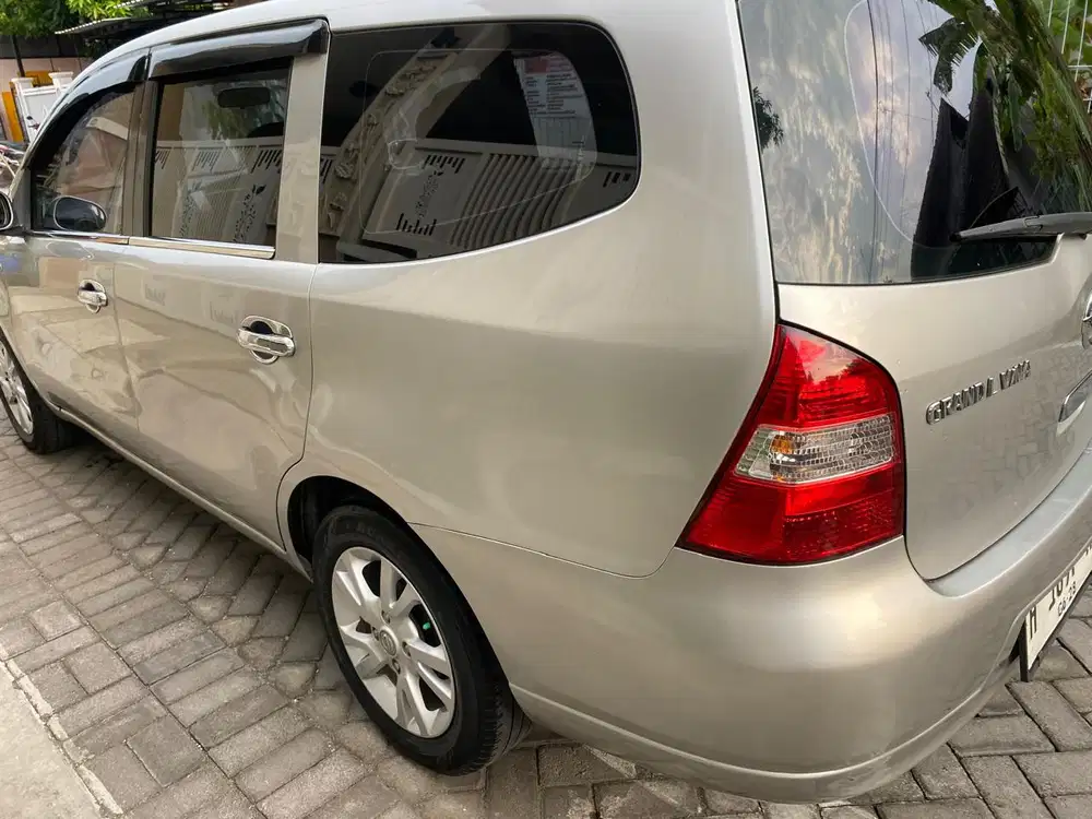 Nissan Grand livina 2012 Bensin