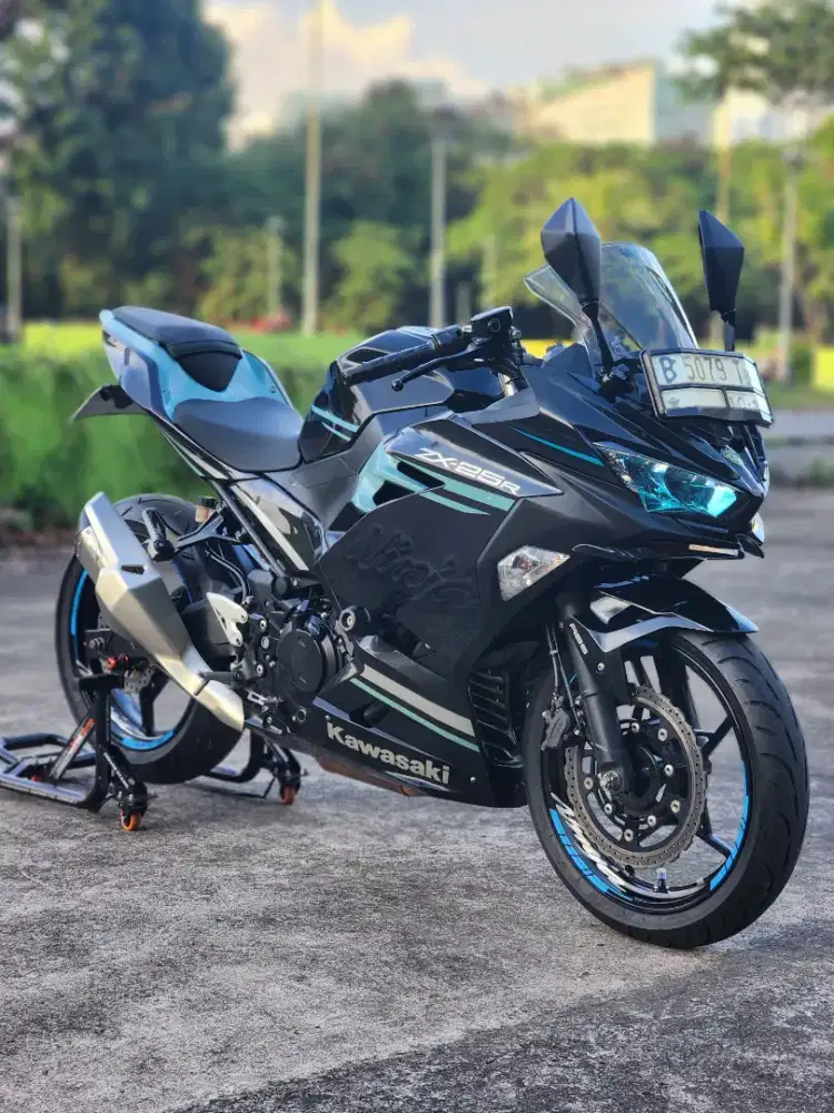 Kawasaki New Ninja 250 FI KEEYLES Black