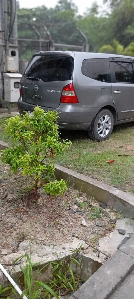 Nissan Grand livina 2011 Bensin